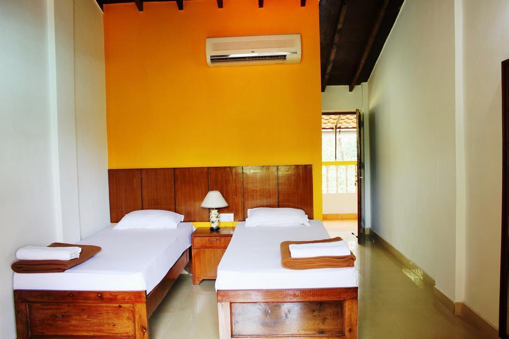 Silver Sands Sunshine - Angaara Candolim Buitenkant foto