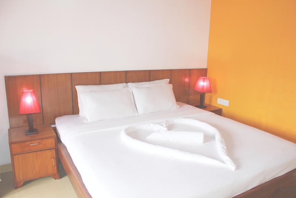 Silver Sands Sunshine - Angaara Candolim Buitenkant foto